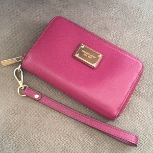Michael Kors wristlet
